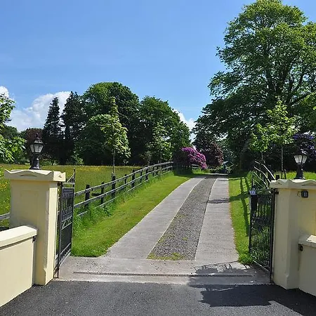 לינה וארוחת בוקר Carriglea House 3*